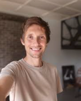 <em>Javier López</em>